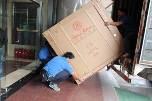 东英镇钢琴贵重工艺品无忧运